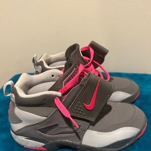 Gray/ Pink Nike